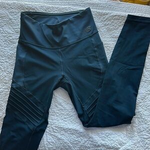 NEW BALANCE navy blue leggings